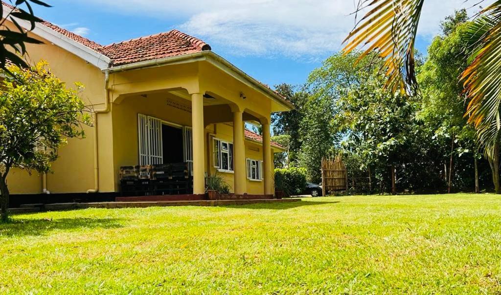 Buutu Nest Bed & Breakfast Jinja Eksteriør bilde