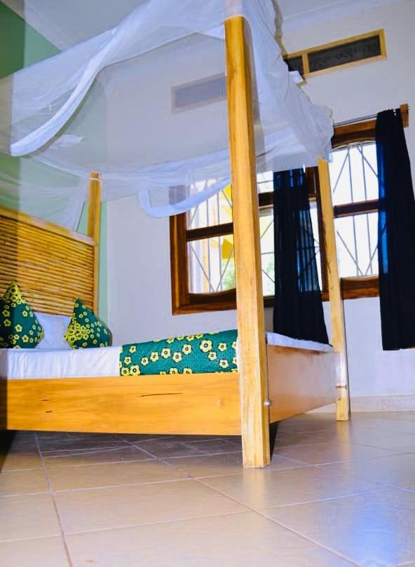 Buutu Nest Bed & Breakfast Jinja Eksteriør bilde